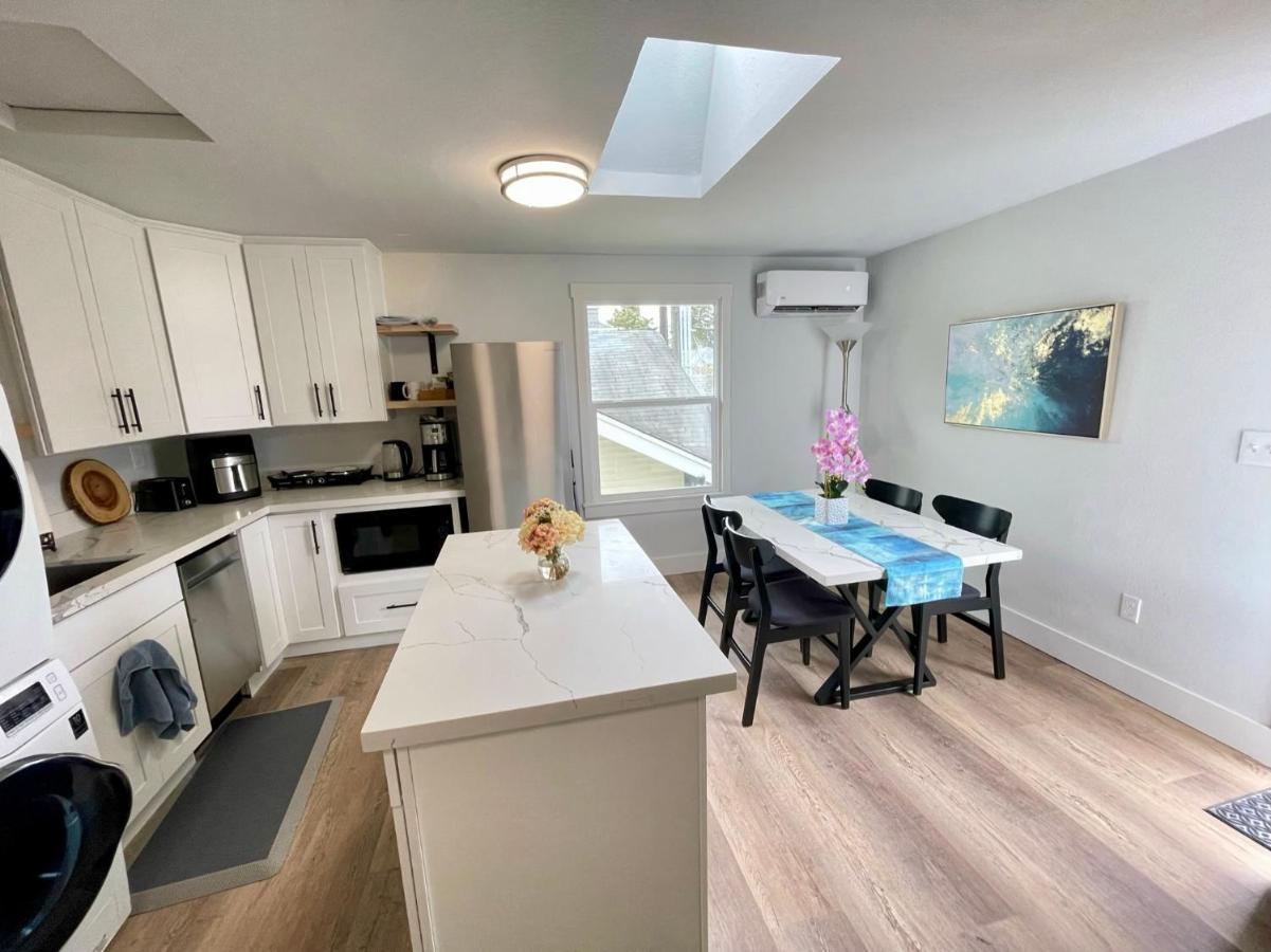 Tacoma 2 Bedrooms 1 Baths Sleep 5 With Compact Kitchen מראה חיצוני תמונה