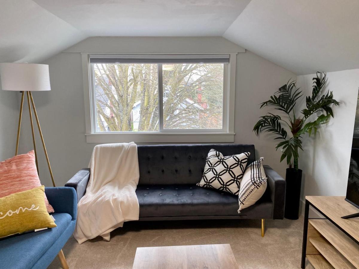 Tacoma 2 Bedrooms 1 Baths Sleep 5 With Compact Kitchen מראה חיצוני תמונה