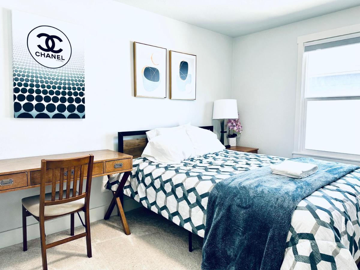 Tacoma 2 Bedrooms 1 Baths Sleep 5 With Compact Kitchen מראה חיצוני תמונה