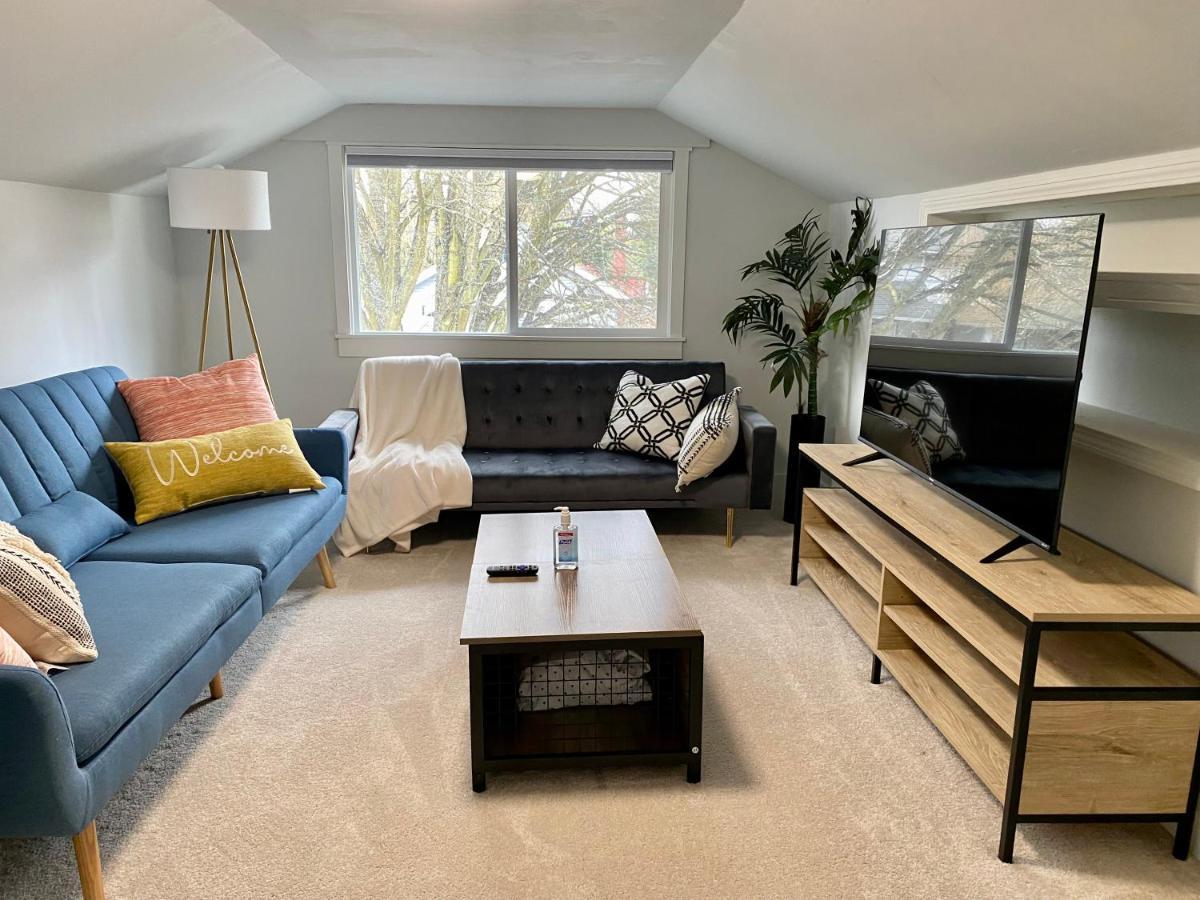 Tacoma 2 Bedrooms 1 Baths Sleep 5 With Compact Kitchen מראה חיצוני תמונה